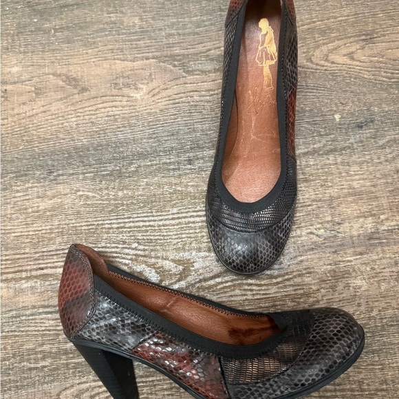 Hispanitas size 40 (9.5) worn once Chic Snakeskin Patterned Heels - Picture 4 of 11